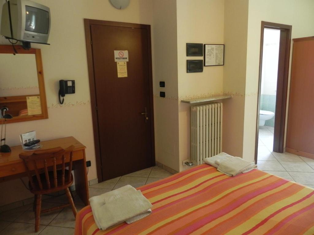 Hotel Ristorante Belsito Borgo San Dalmazzo Pokoj fotografie